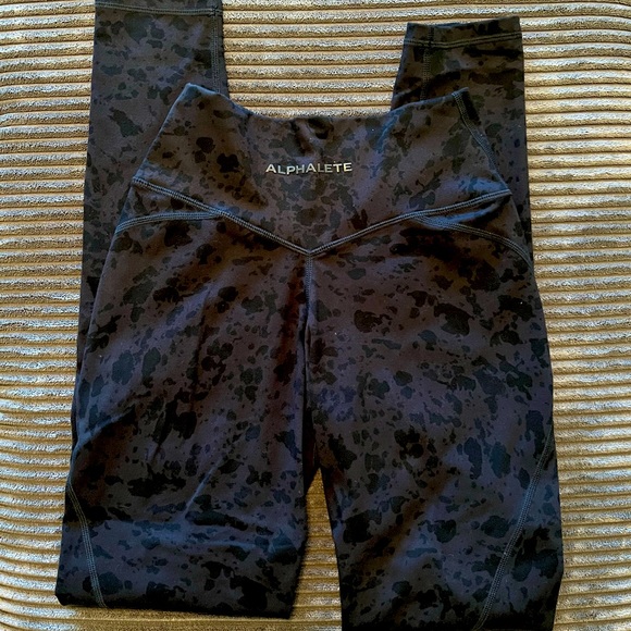 Alphabet Surface Leggings - Picture 1 of 3